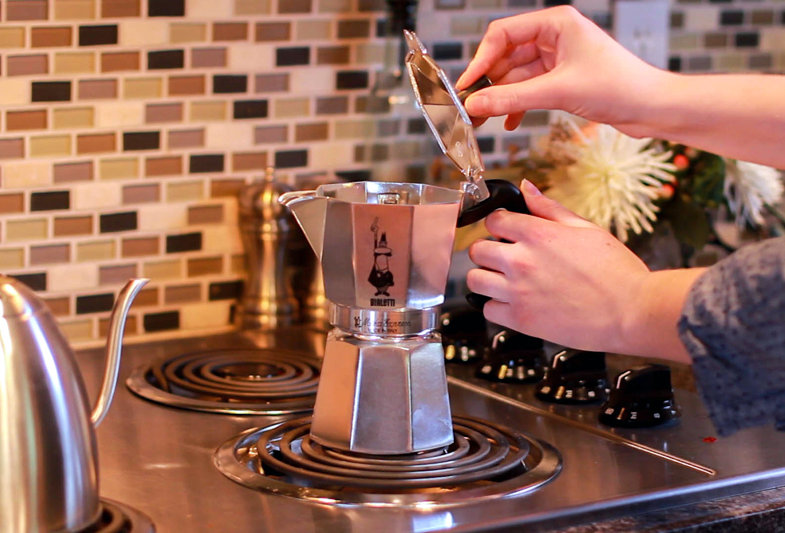 How to Use a Chemex to Make Coffee – A Couple Cooks